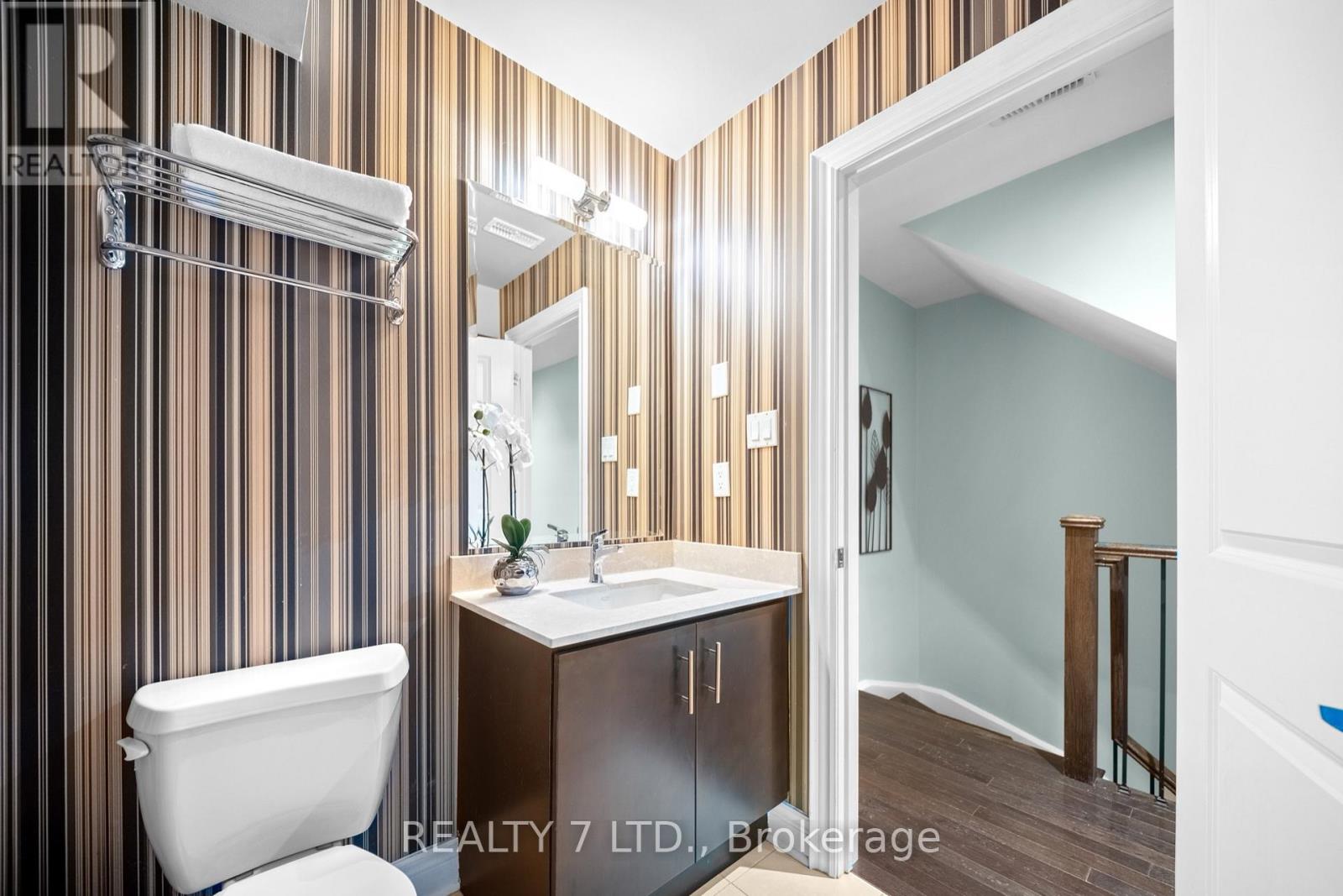 44 Furrow Lane, Toronto, Ontario  M8Z 0A3 - Photo 28 - W12570122