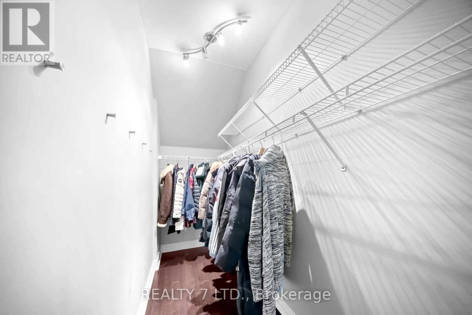 44 Furrow Lane, Toronto, Ontario  M8Z 0A3 - Photo 37 - W12570122