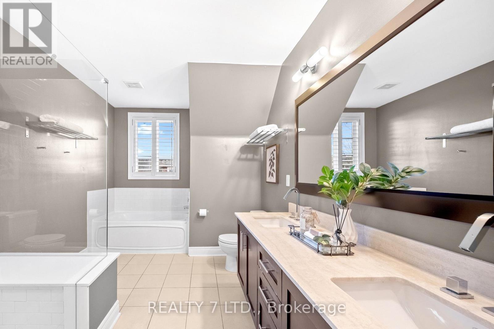 44 Furrow Lane, Toronto, Ontario  M8Z 0A3 - Photo 38 - W12570122