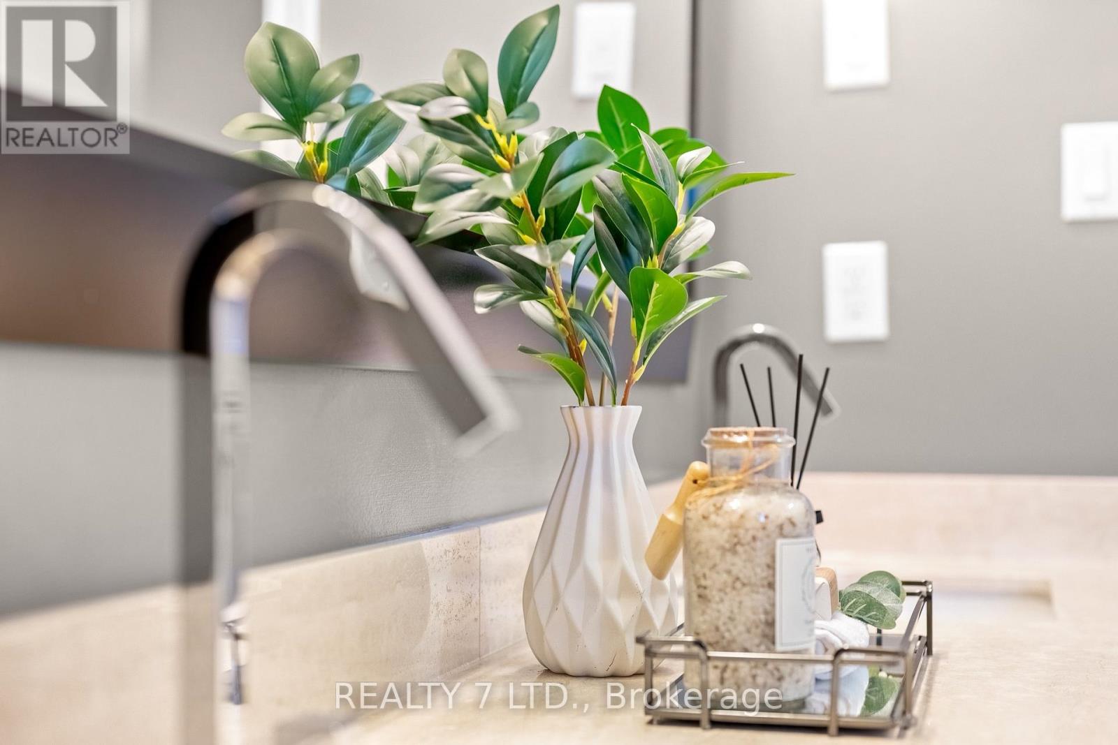 44 Furrow Lane, Toronto, Ontario  M8Z 0A3 - Photo 42 - W12570122