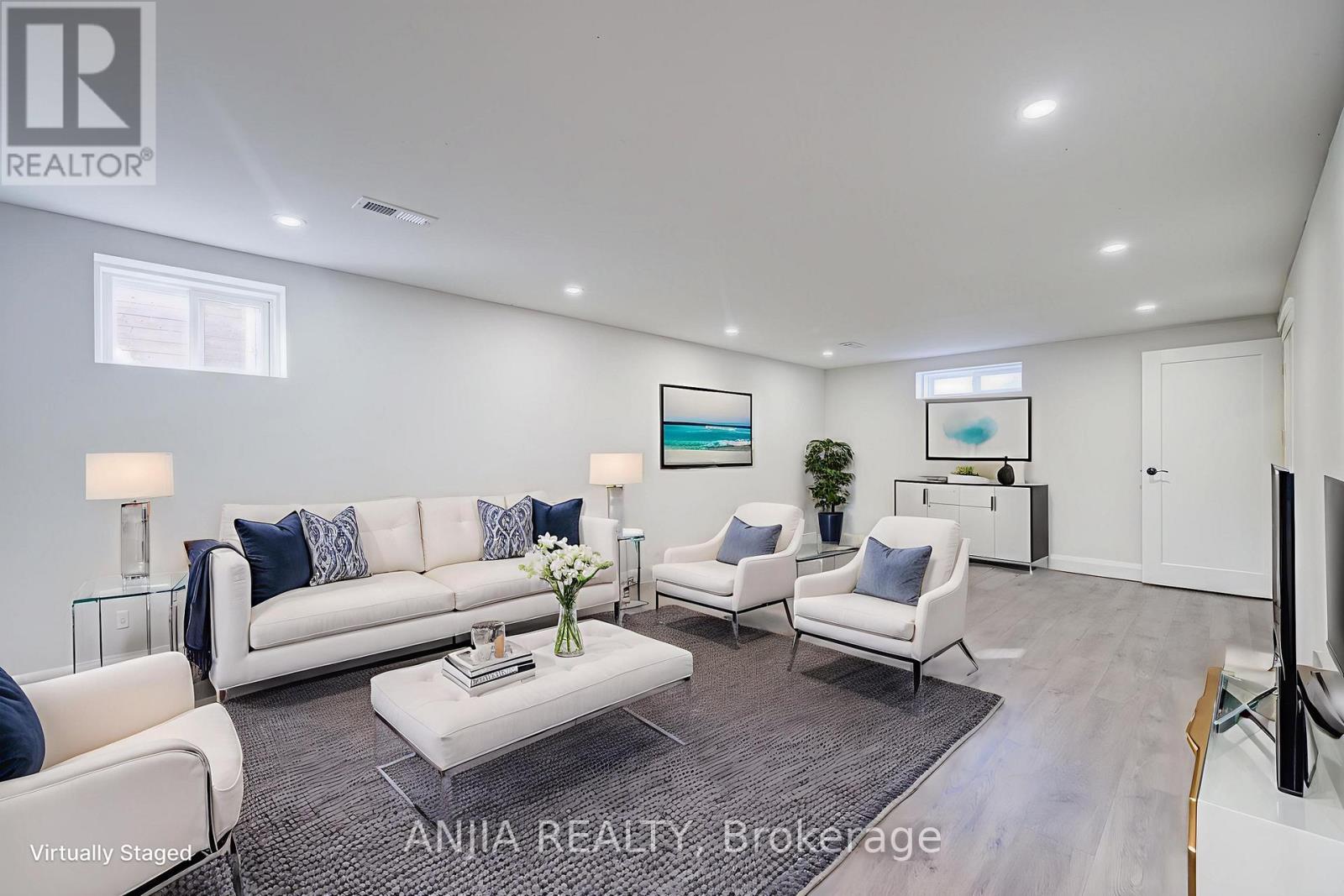 203 Van Dusen Boulevard, Toronto, Ontario M8Z 3H7 - Photo 18 - W12570150