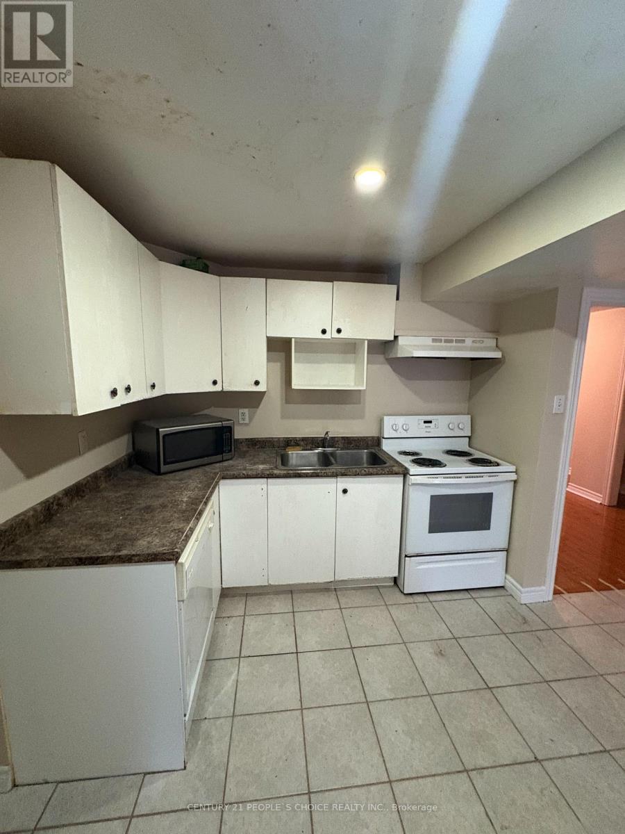 2 Fallstar Crescent, Brampton, Ontario  L7A 2J5 - Photo 11 - W12570154