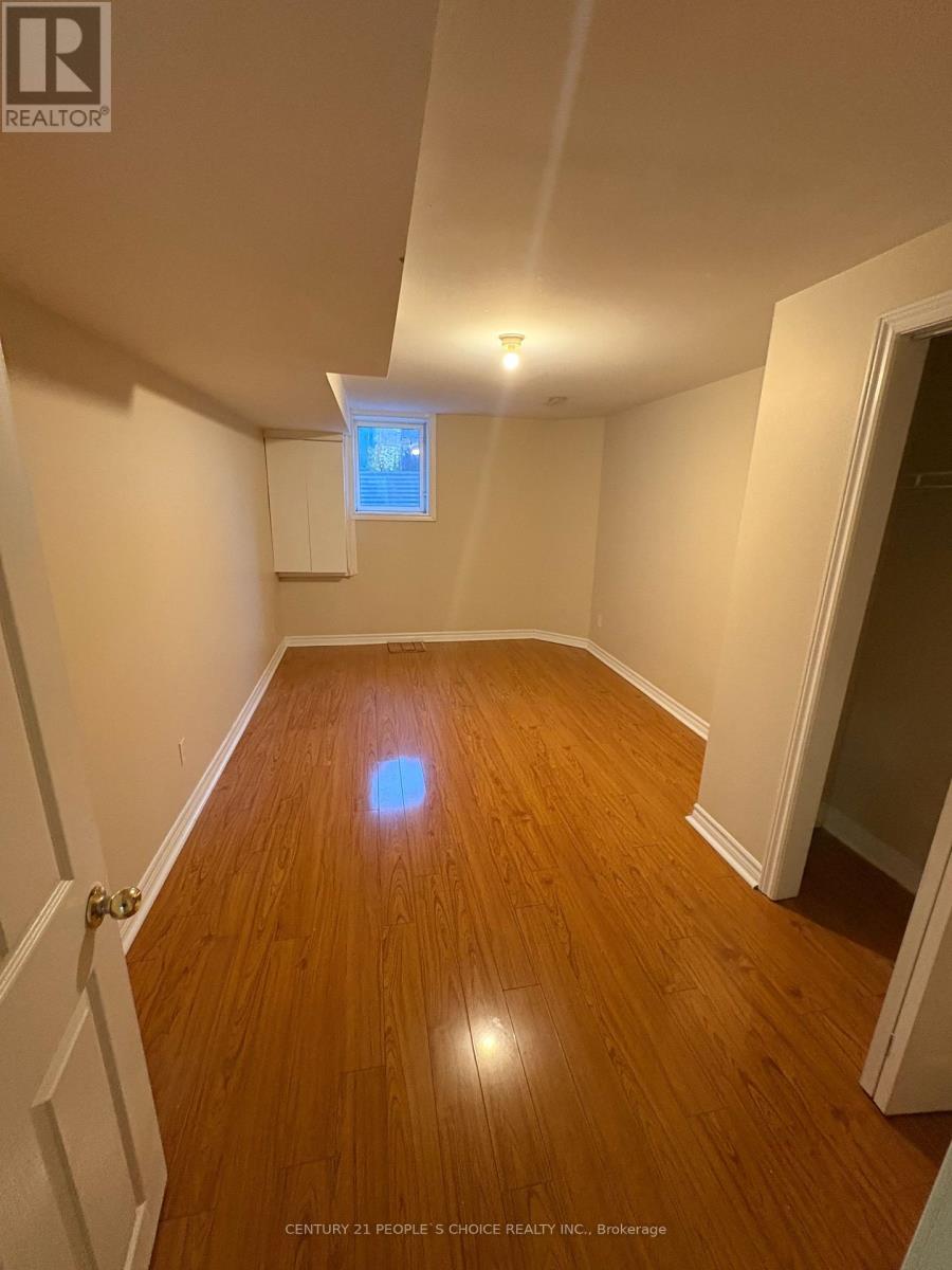 2 Fallstar Crescent, Brampton, Ontario  L7A 2J5 - Photo 13 - W12570154