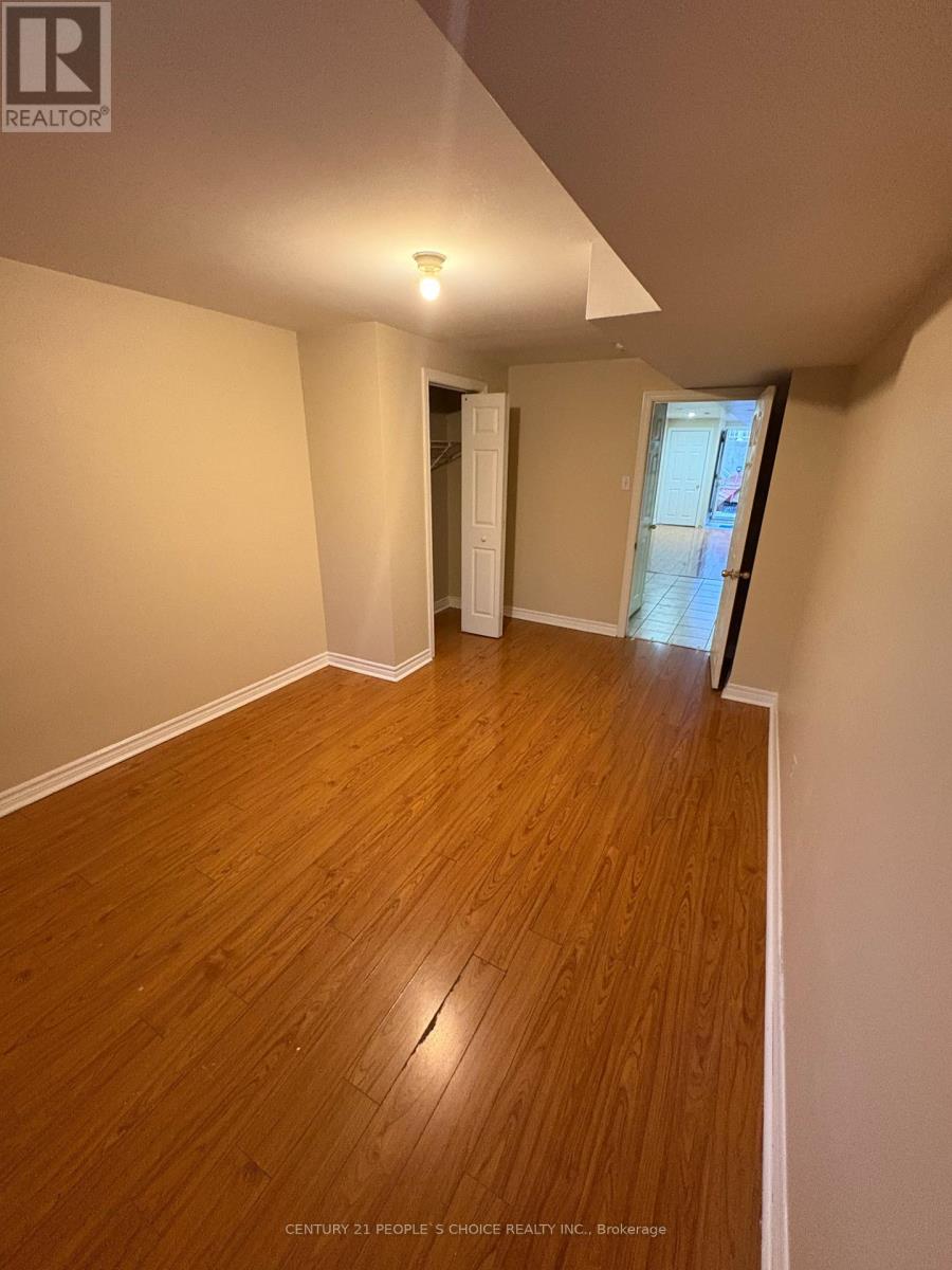 2 Fallstar Crescent, Brampton, Ontario  L7A 2J5 - Photo 14 - W12570154