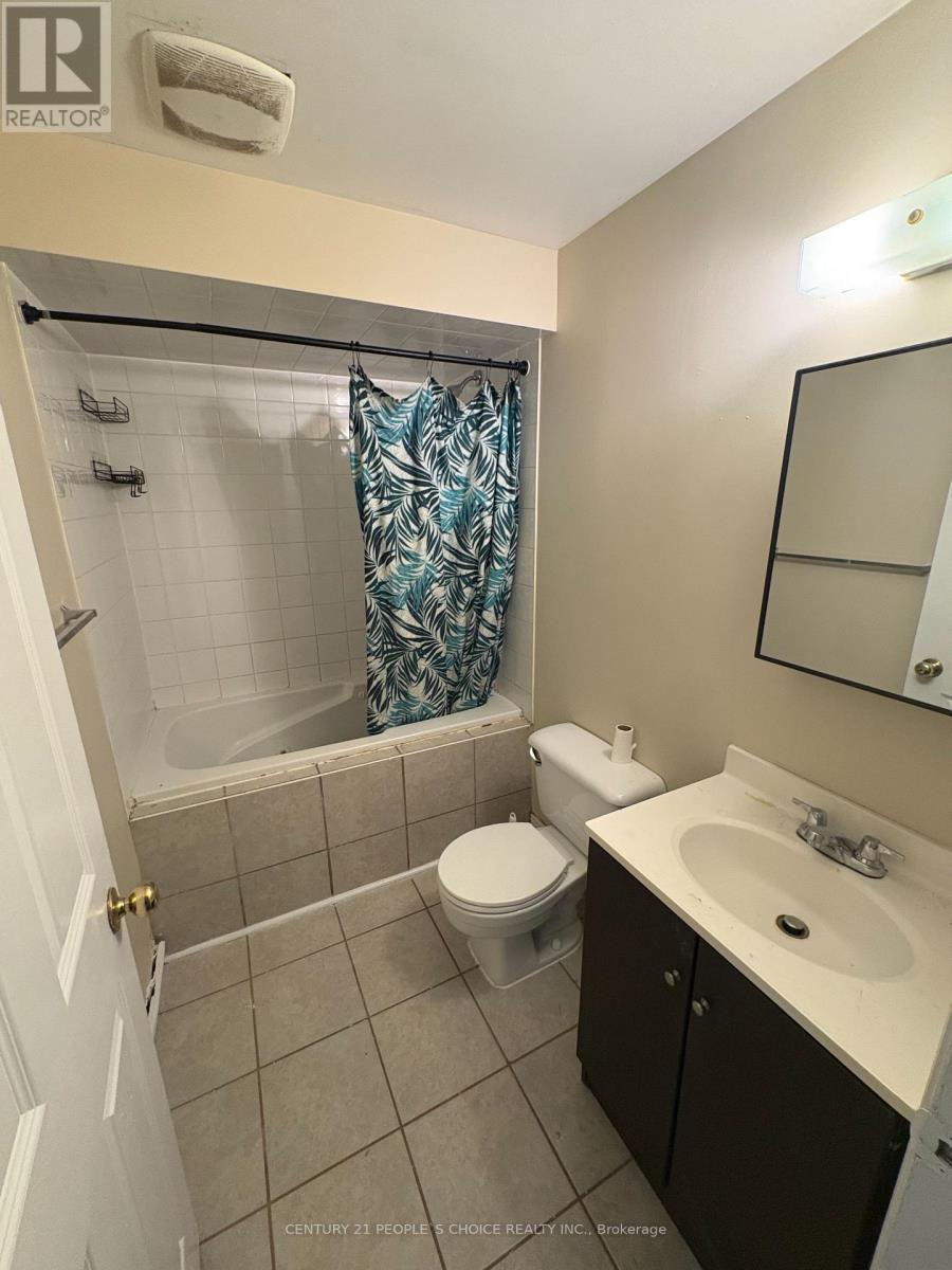 2 Fallstar Crescent, Brampton, Ontario  L7A 2J5 - Photo 15 - W12570154