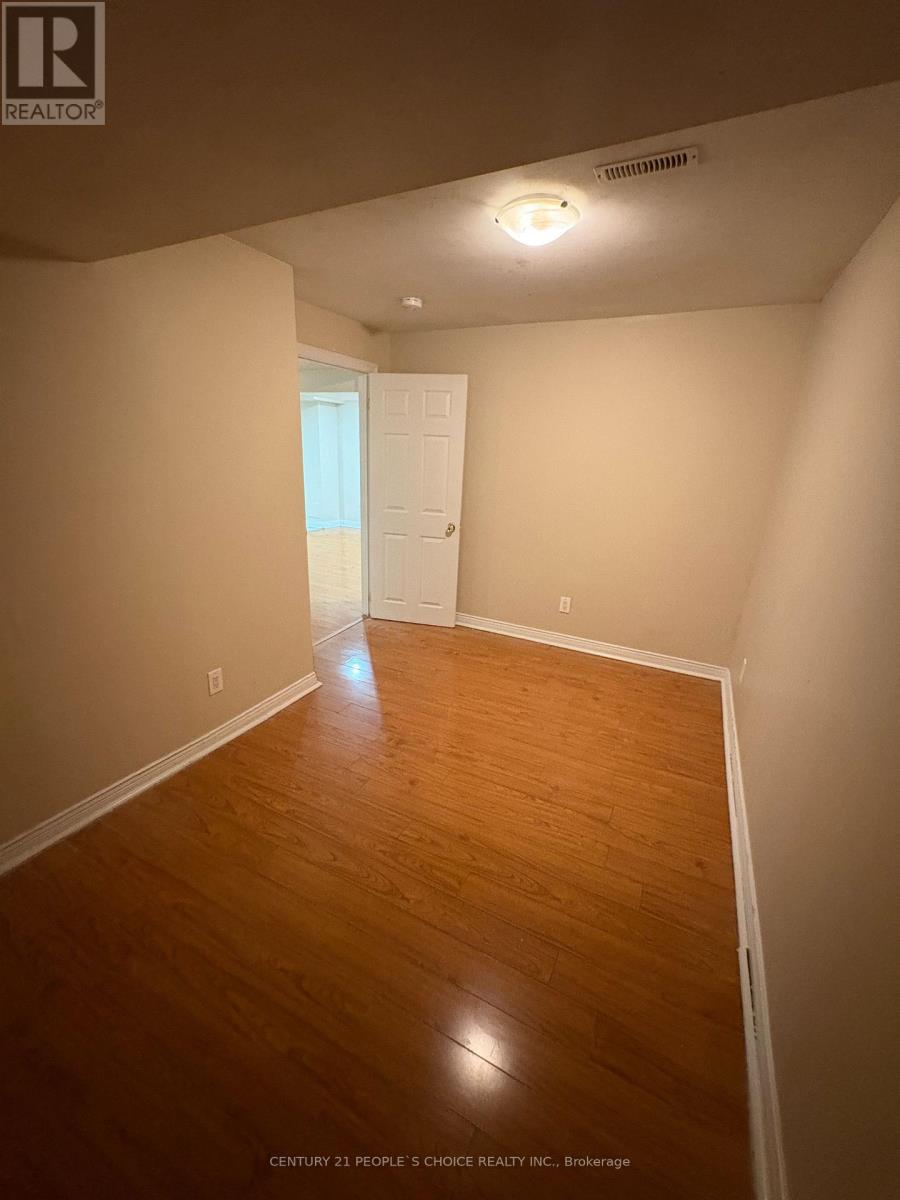 2 Fallstar Crescent, Brampton, Ontario  L7A 2J5 - Photo 17 - W12570154