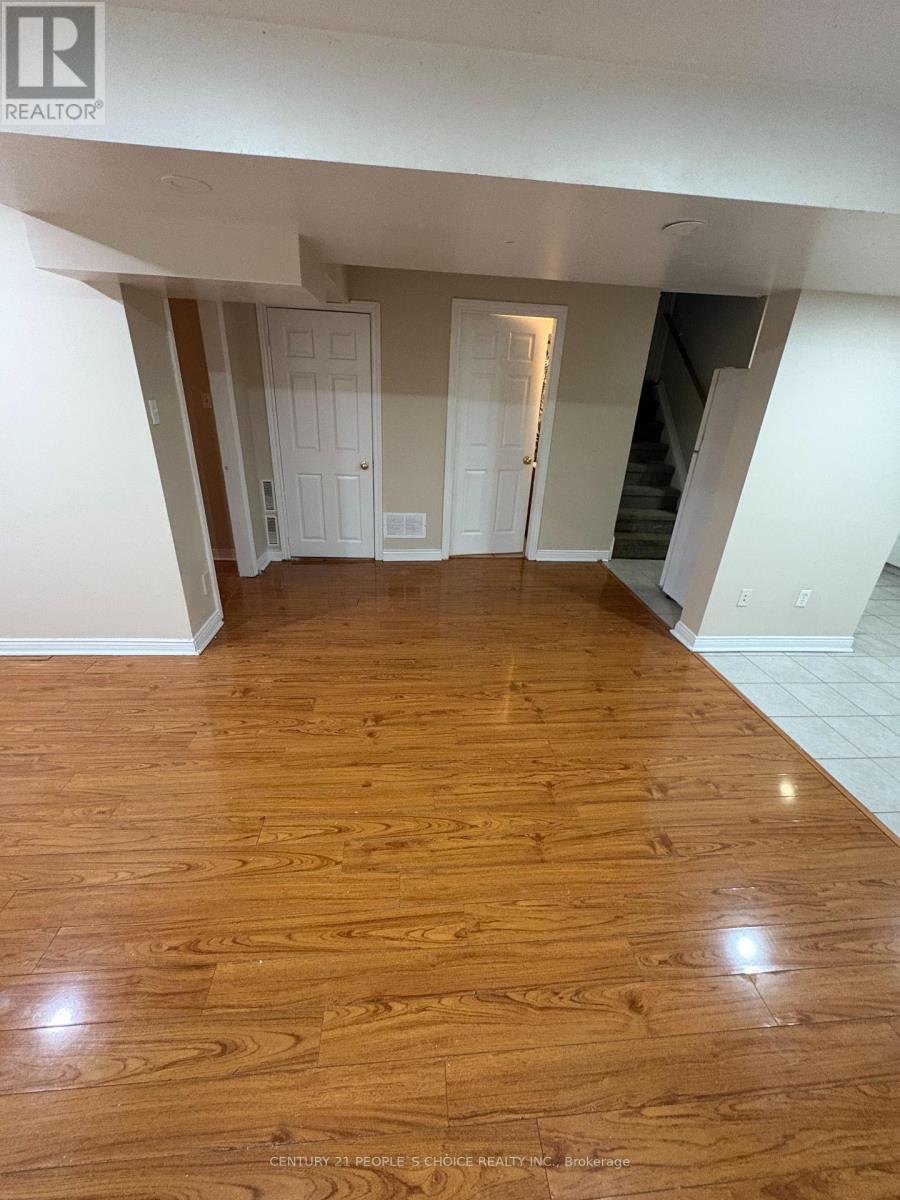 2 Fallstar Crescent, Brampton, Ontario  L7A 2J5 - Photo 8 - W12570154