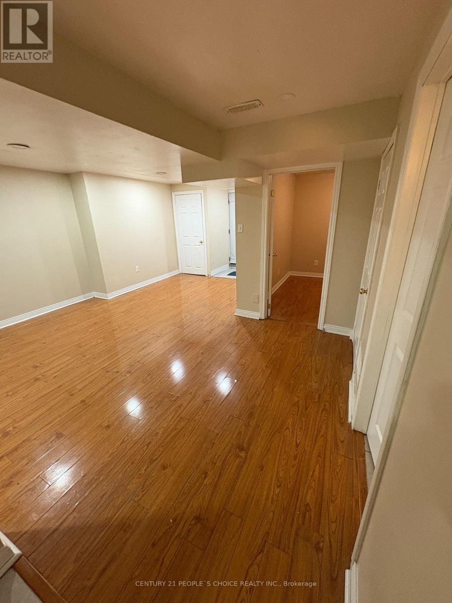 2 Fallstar Crescent, Brampton, Ontario  L7A 2J5 - Photo 9 - W12570154