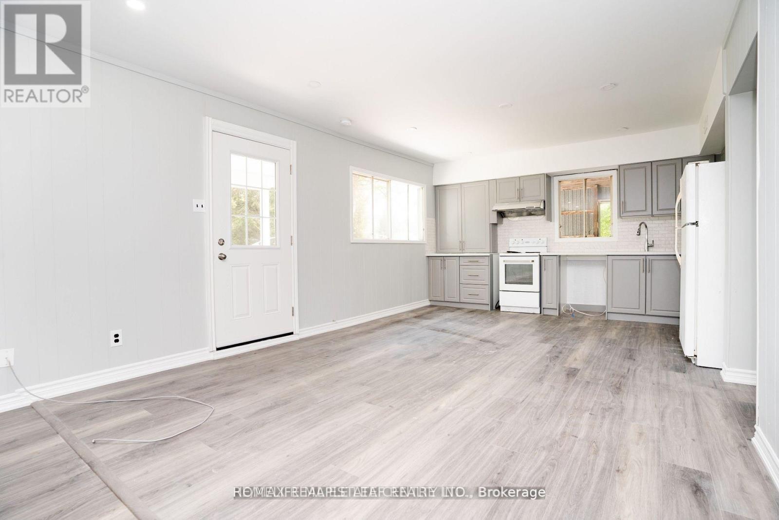 4922 First Line, Erin, Ontario L7J 2L9 - Photo 2 - X12570116