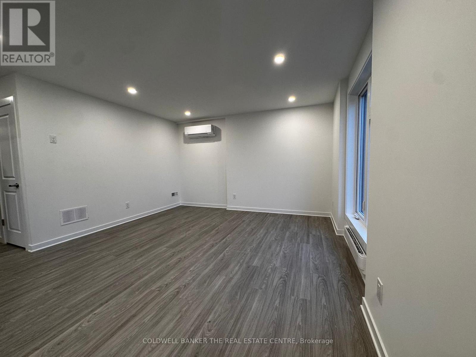Unit 1 - Front Upper - 17 Cornwallis Drive, Toronto, Ontario  M1P 1H1 - Photo 5 - E12562156