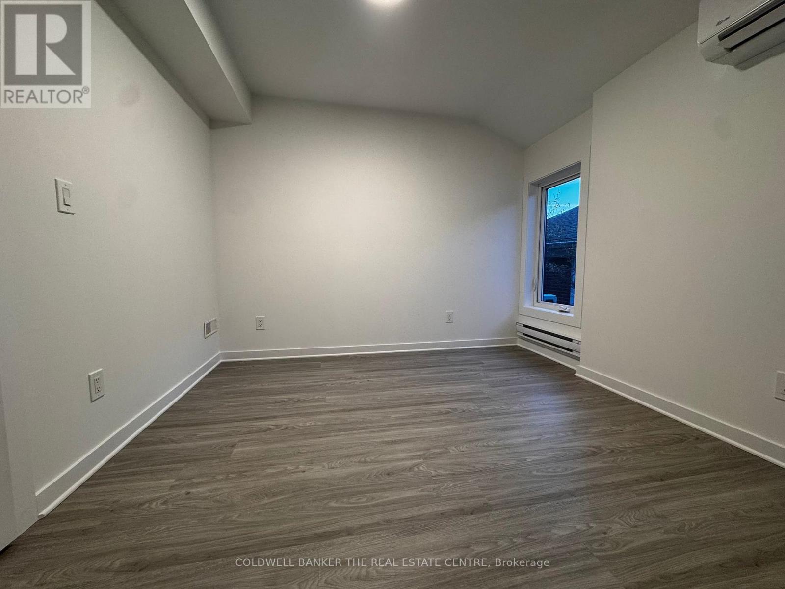 Unit 1 - Front Upper - 17 Cornwallis Drive, Toronto, Ontario  M1P 1H1 - Photo 9 - E12562156