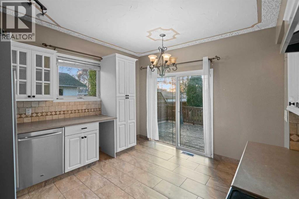 5218 45 Street, Camrose, Alberta  T4V 1E9 - Photo 6 - A2266343