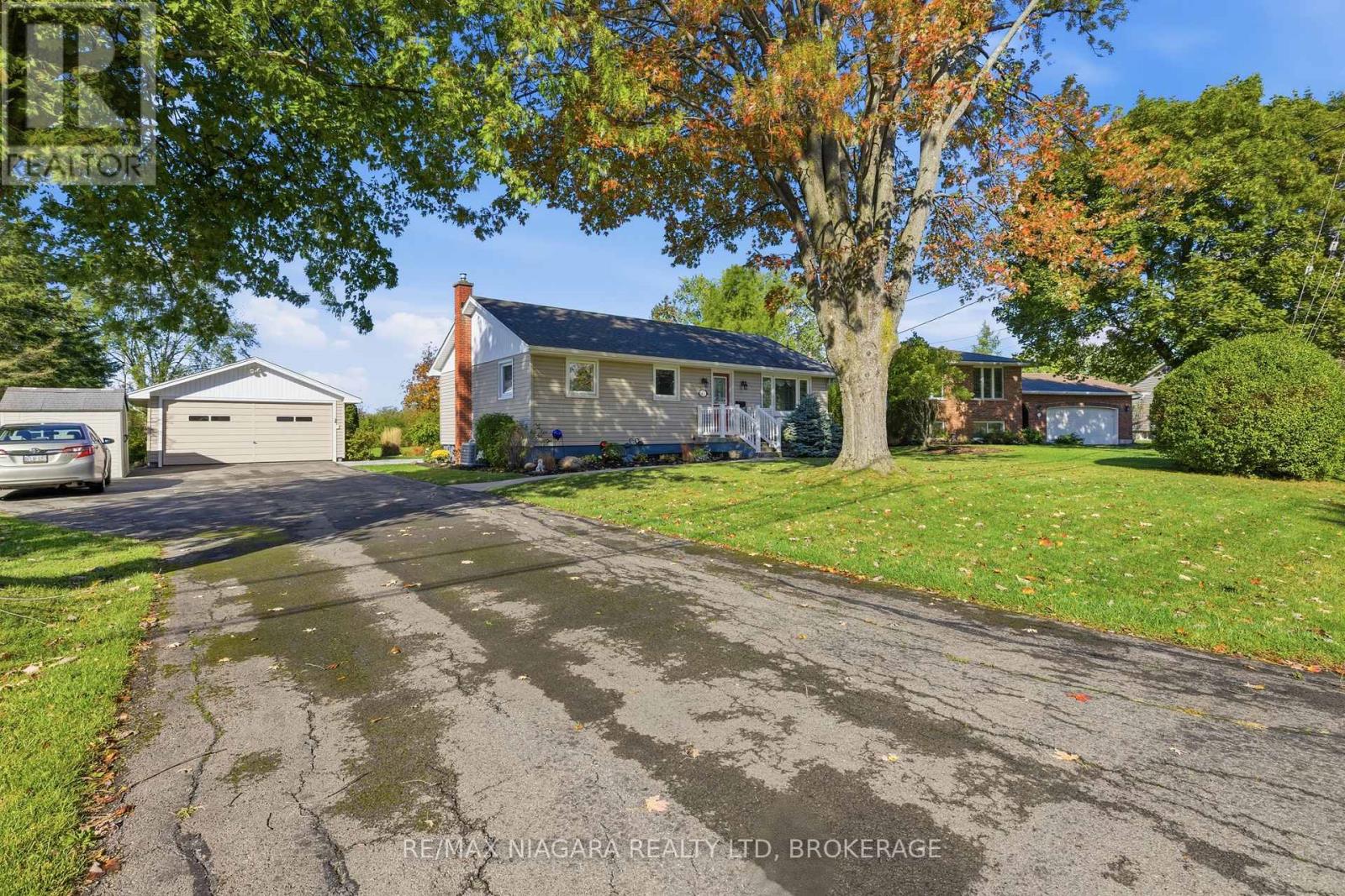 61 Coronation Road W, Port Colborne, Ontario  L3K 3Z5 - Photo 3 - X12565928