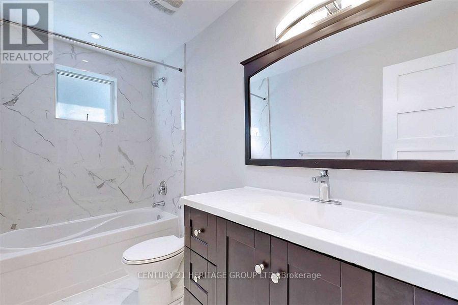 Main - 765 Greenfield Crescent, Newmarket, Ontario  L3Y 3B2 - Photo 9 - N12570162