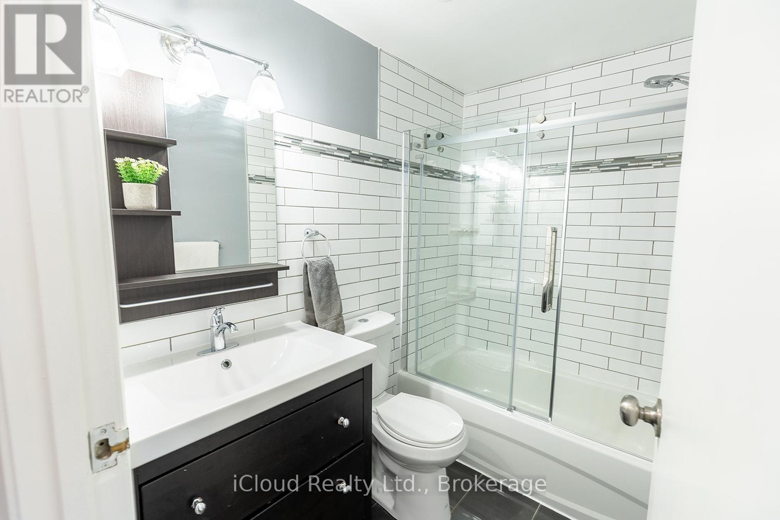 2253 Melissa Crescent, Burlington, Ontario  L7P 3T4 - Photo 14 - W12569990