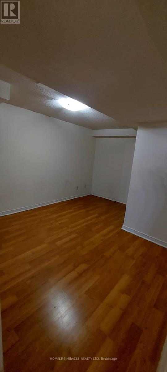 5307 Bullrush Drive, Mississauga, Ontario  L5V 1Z2 - Photo 10 - W12570156