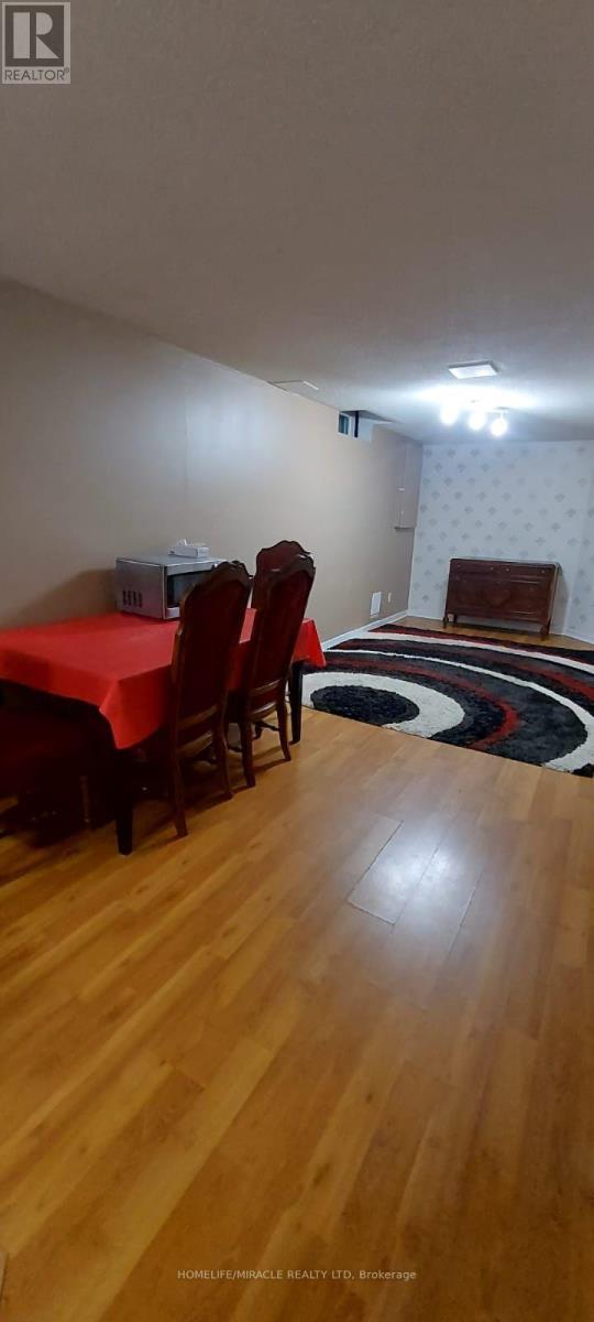 5307 Bullrush Drive, Mississauga, Ontario  L5V 1Z2 - Photo 5 - W12570156