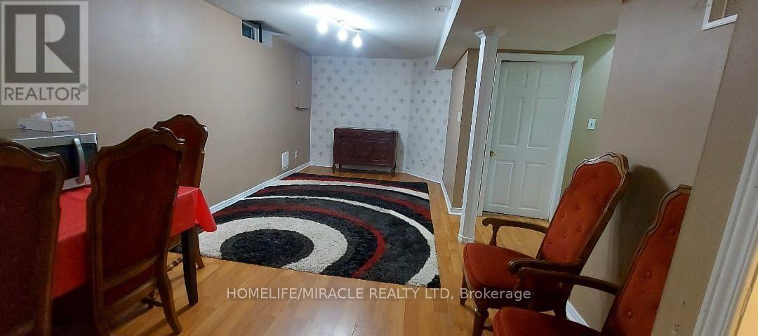 5307 Bullrush Drive, Mississauga, Ontario  L5V 1Z2 - Photo 8 - W12570156