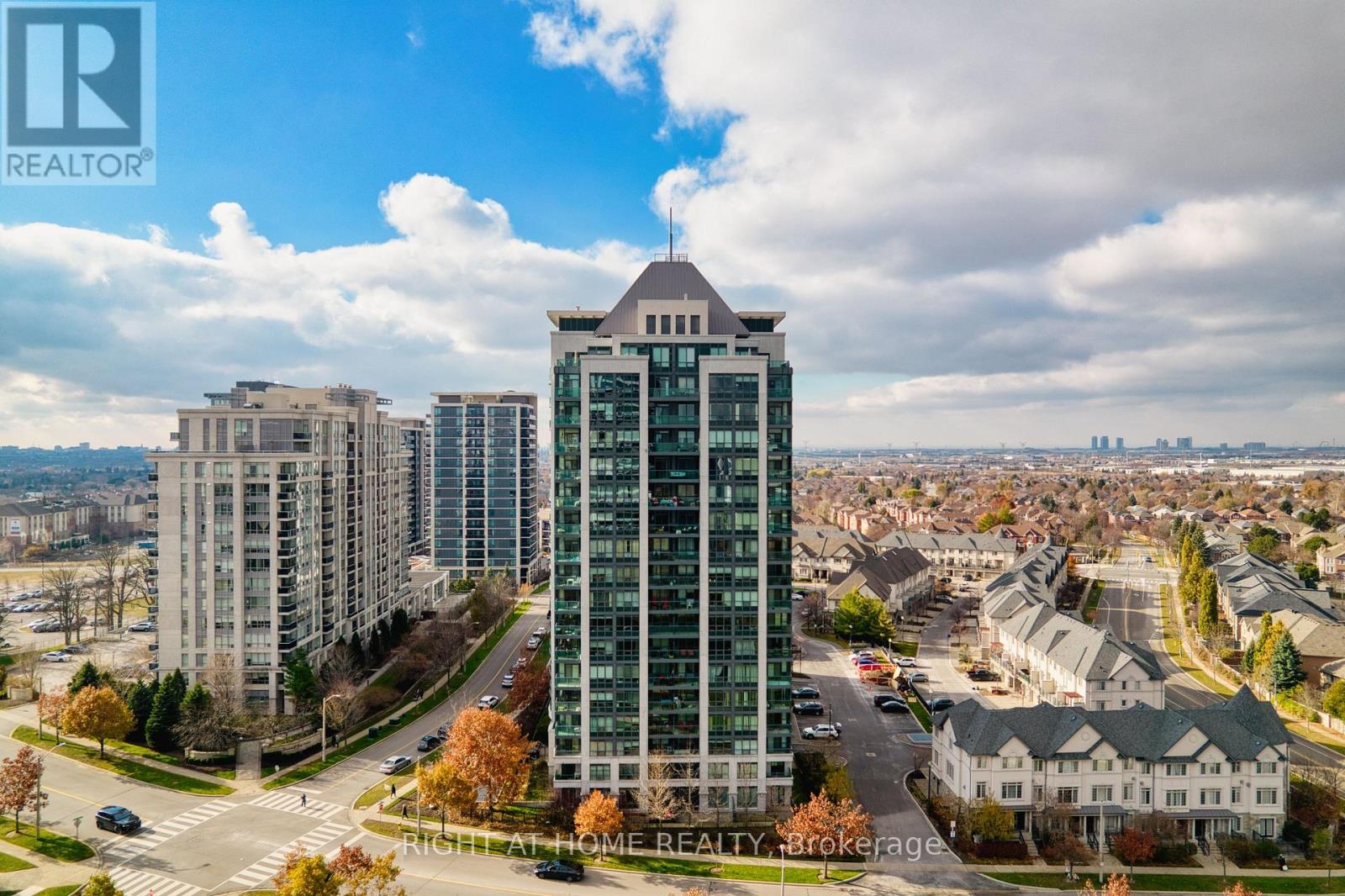 804 - 20 North Park Road, Vaughan, Ontario  L4J 0G7 - Photo 2 - N12565062