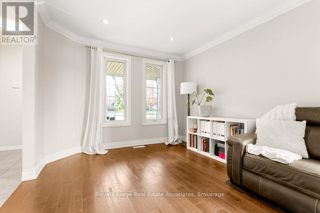 2913 Darien Road, Burlington, Ontario  L7M 4K2 - Photo 11 - W12494152