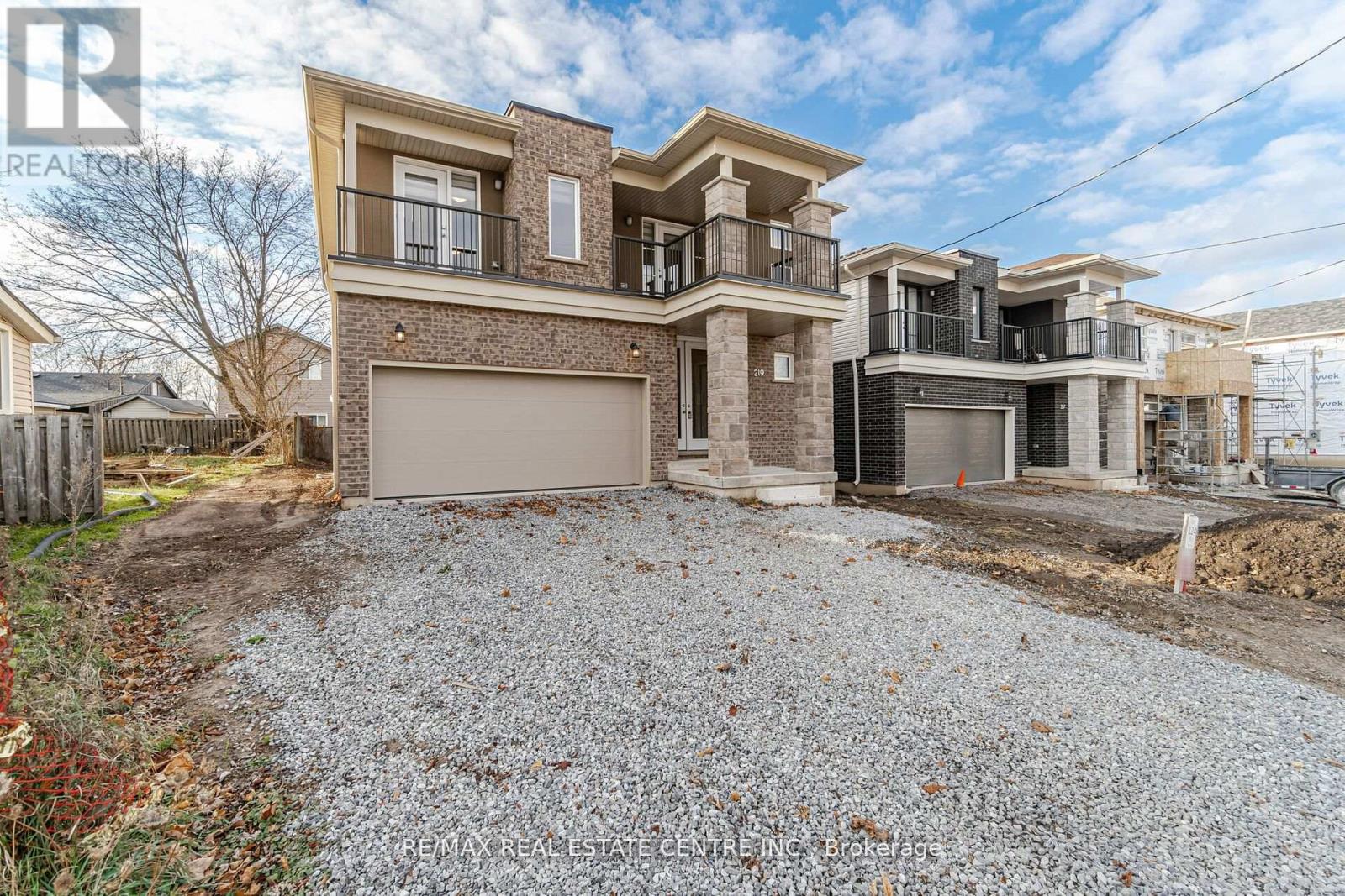 219 Taylor Street, Thorold, Ontario  L2V 1C3 - Photo 2 - X12570068