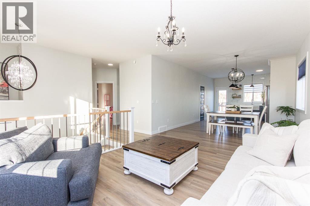 7 Thayer Close, Red Deer, Alberta  T4P 0W7 - Photo 5 - A2271273