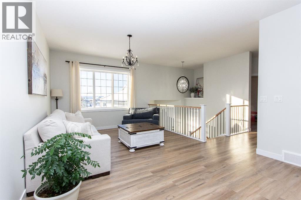 7 Thayer Close, Red Deer, Alberta  T4P 0W7 - Photo 3 - A2271273