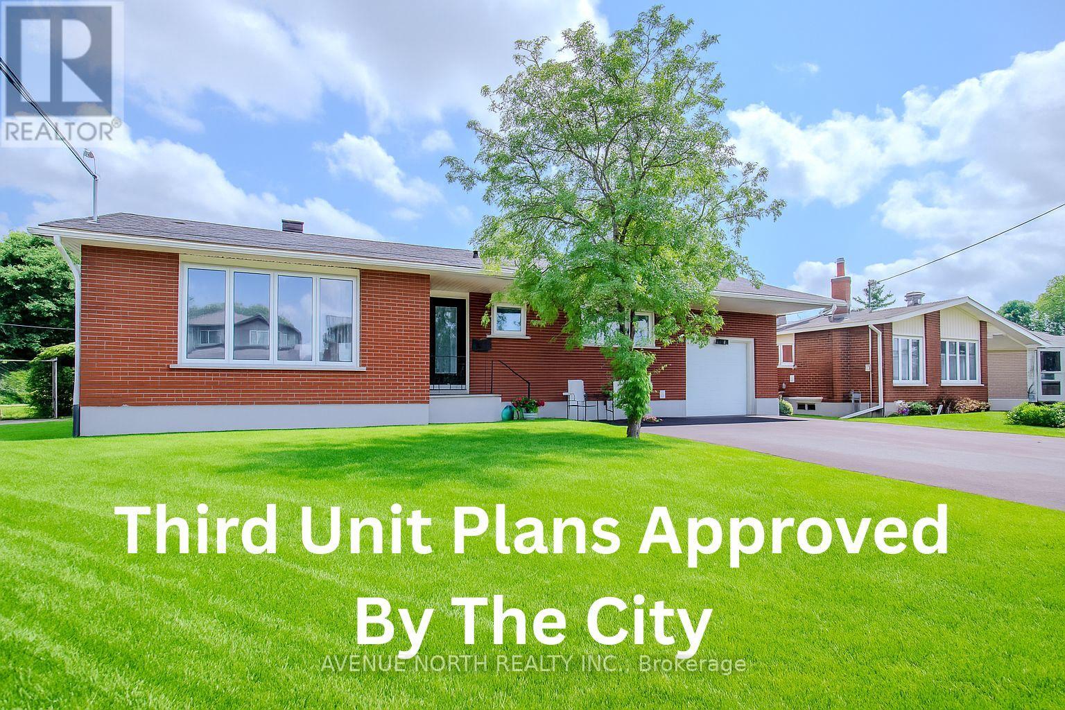 882 BALSAM DRIVE, Ottawa, Ontario