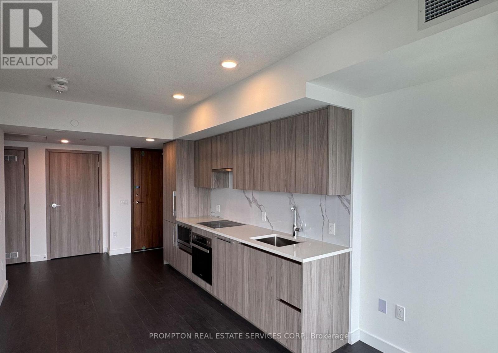 4915 - 3 Concord Cityplace Way, Toronto, Ontario  M5V 0X4 - Photo 2 - C12570192