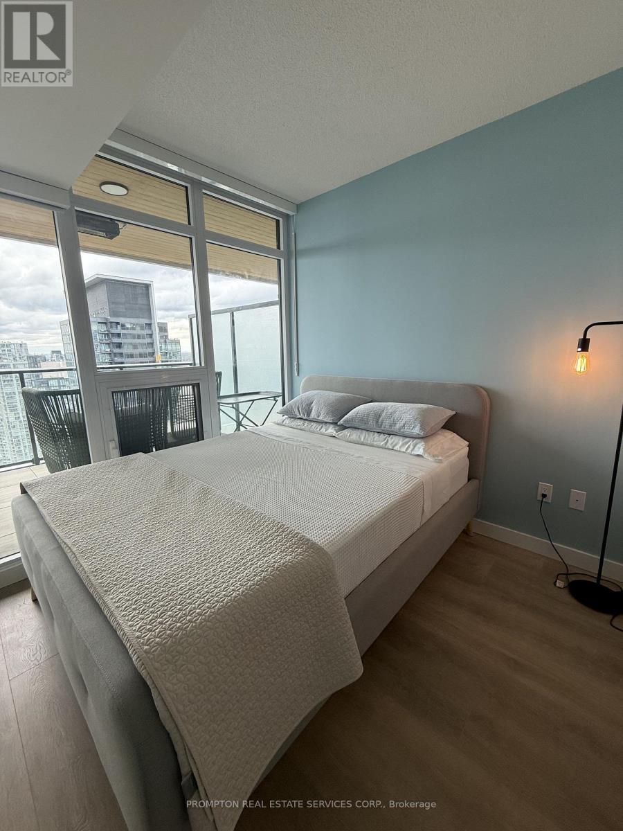 4915 - 3 Concord Cityplace Way, Toronto, Ontario  M5V 0X4 - Photo 3 - C12570192