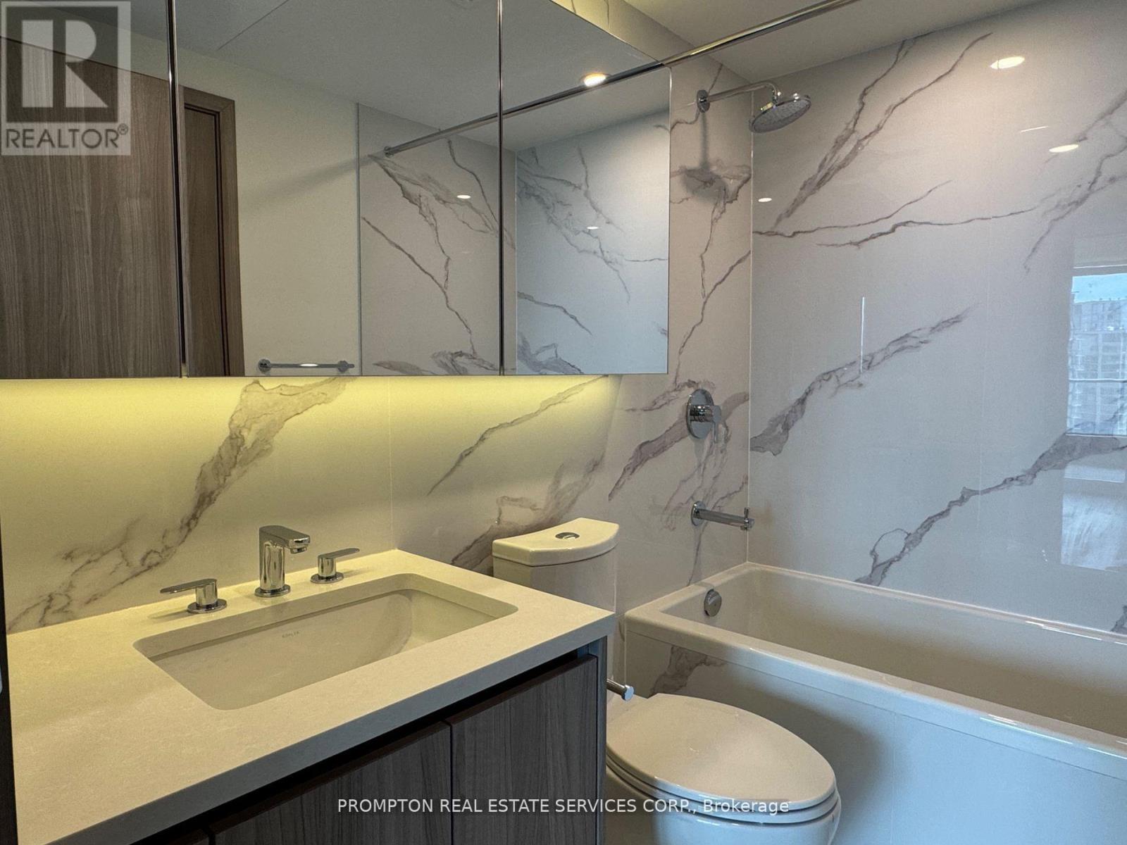 4915 - 3 Concord Cityplace Way, Toronto, Ontario  M5V 0X4 - Photo 7 - C12570192