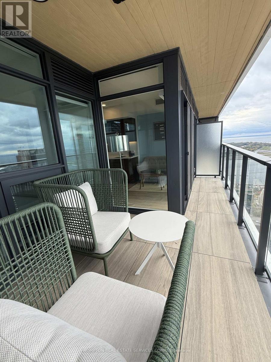 4915 - 3 Concord Cityplace Way, Toronto, Ontario  M5V 0X4 - Photo 9 - C12570192