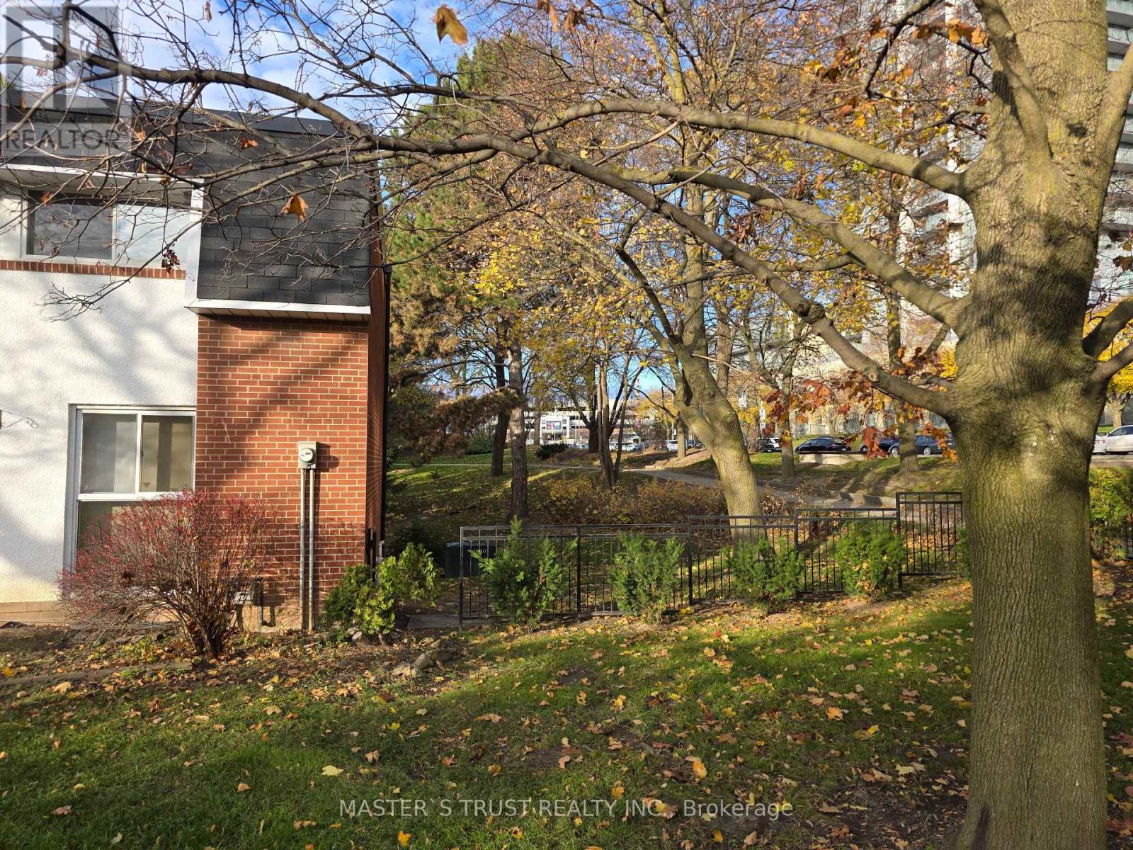 61 - 112 George Henry Boulevard, Toronto, Ontario  M2J 1E7 - Photo 3 - C12570222