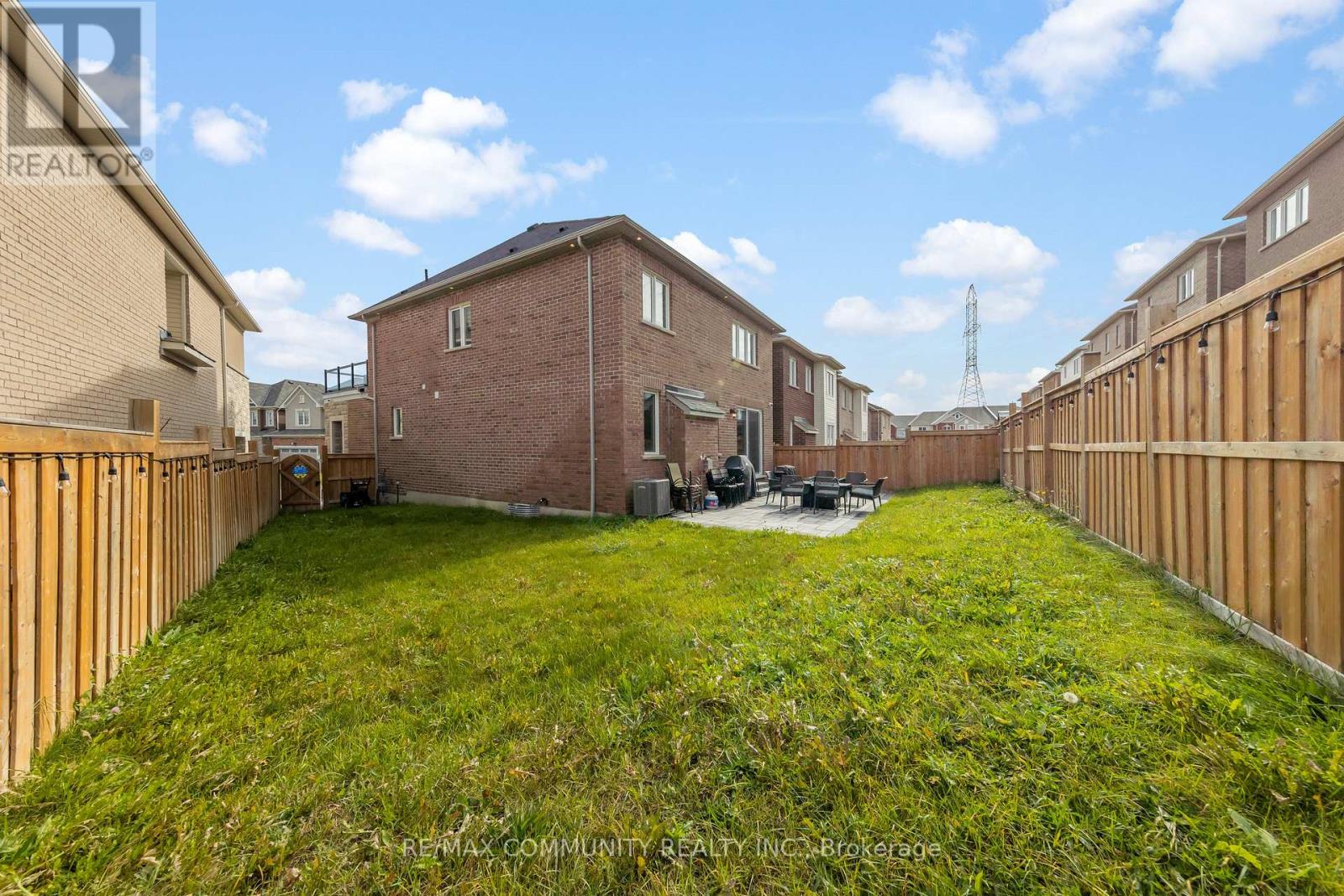 1032 Belcourt Street, Pickering, Ontario  L1X 0G3 - Photo 11 - E12570210