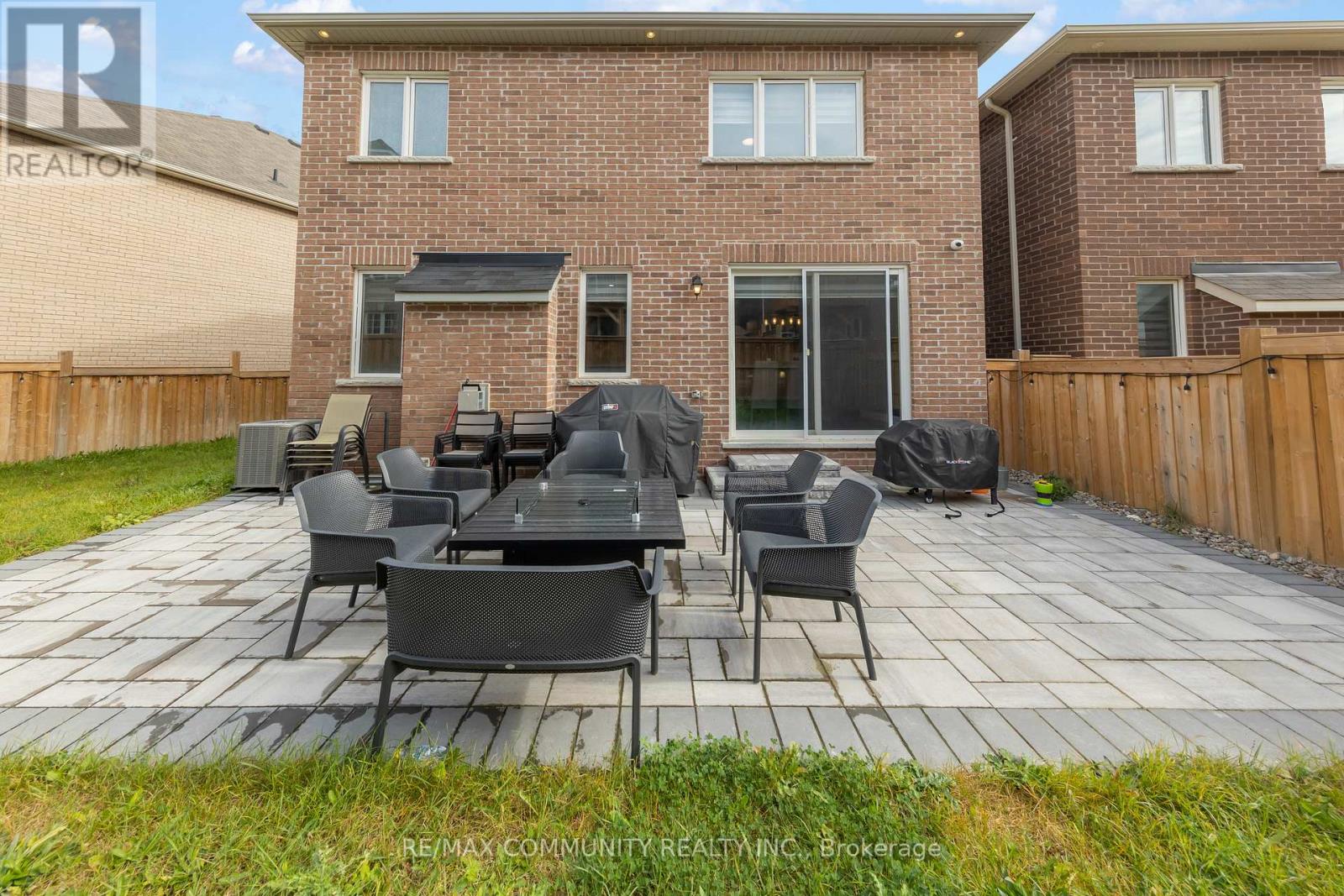 1032 Belcourt Street, Pickering, Ontario  L1X 0G3 - Photo 12 - E12570210