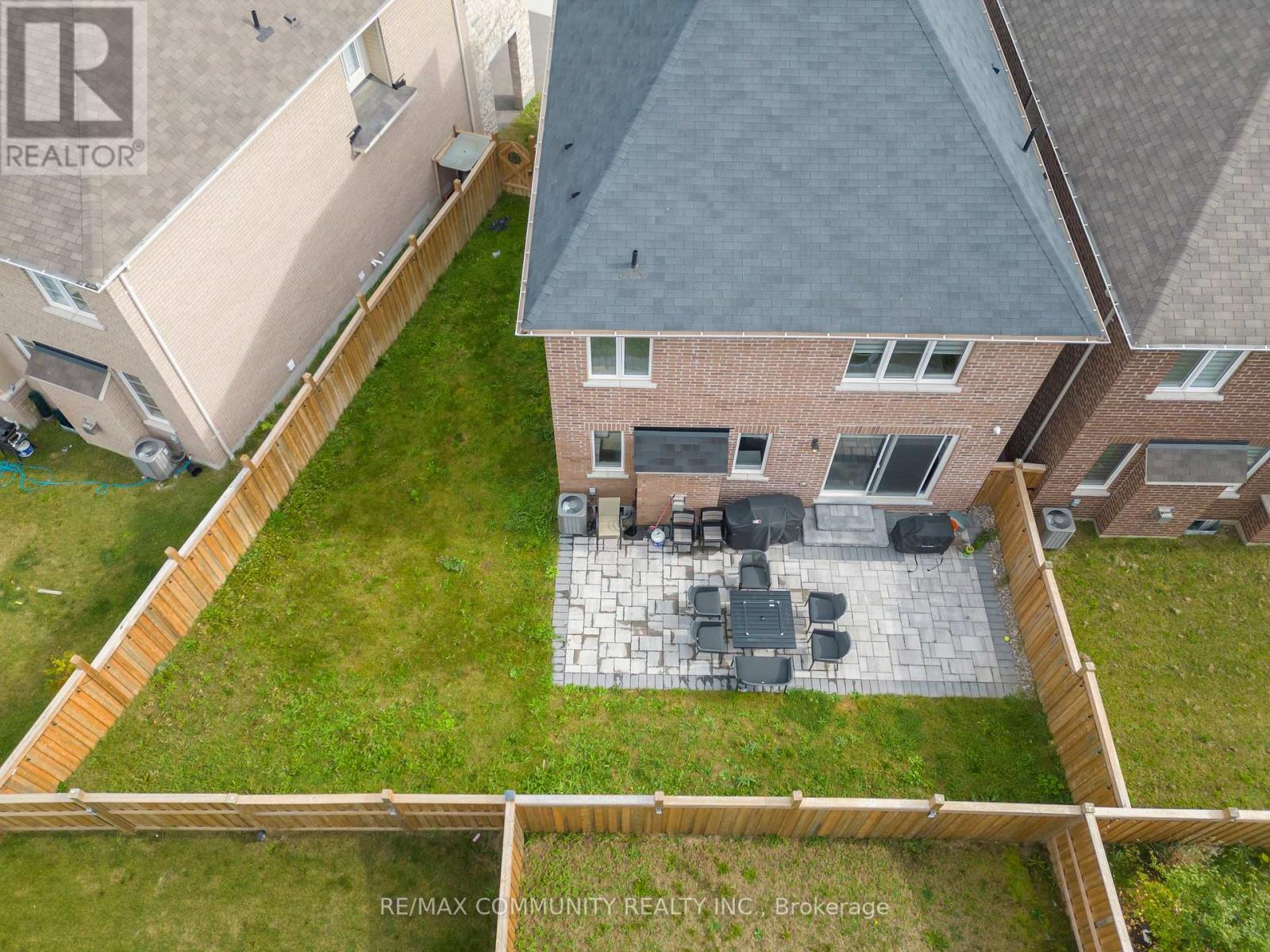 1032 Belcourt Street, Pickering, Ontario  L1X 0G3 - Photo 5 - E12570210