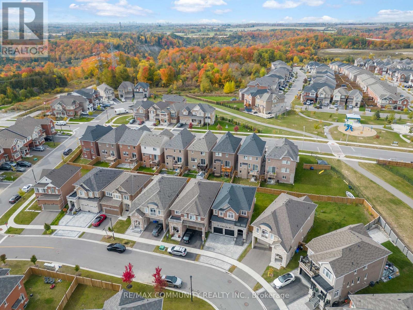 1032 Belcourt Street, Pickering, Ontario  L1X 0G3 - Photo 6 - E12570210