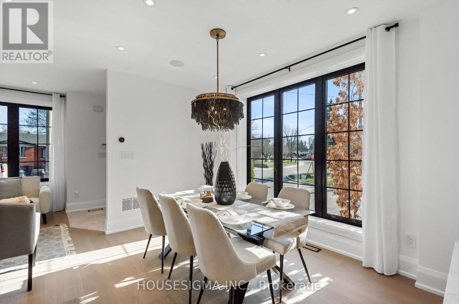 180 Glenwood Crescent, Toronto, Ontario  M4B 1K4 - Photo 17 - E12570218