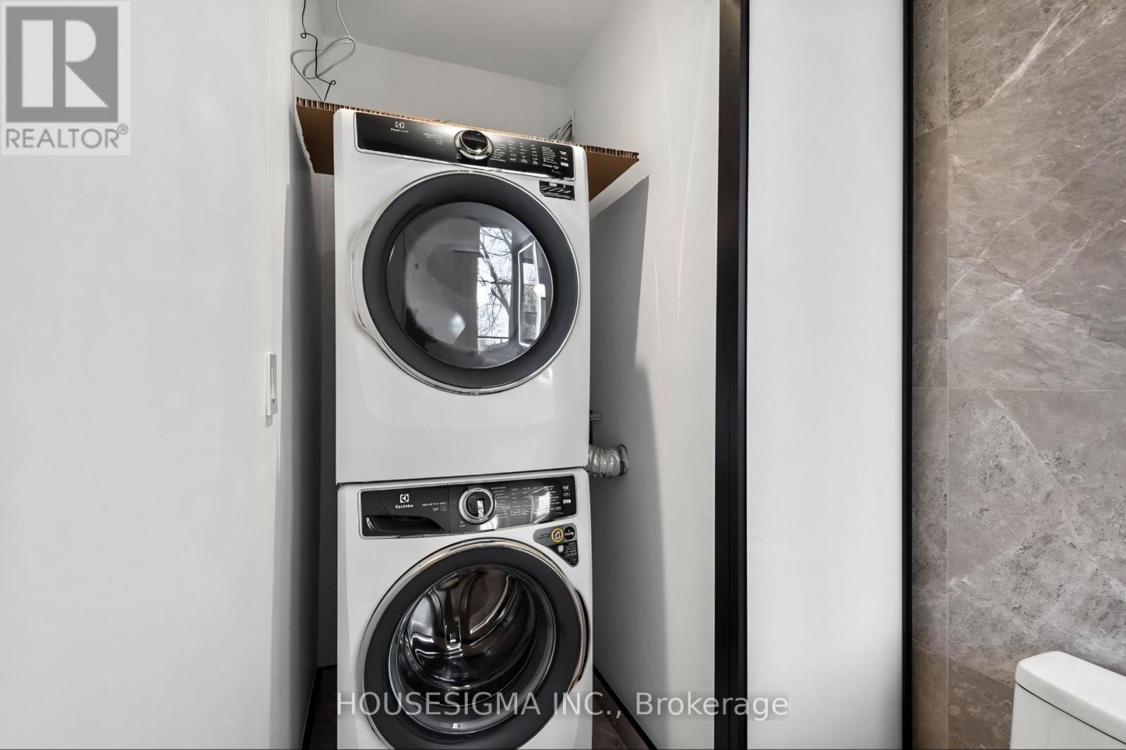 180 Glenwood Crescent, Toronto, Ontario  M4B 1K4 - Photo 21 - E12570218