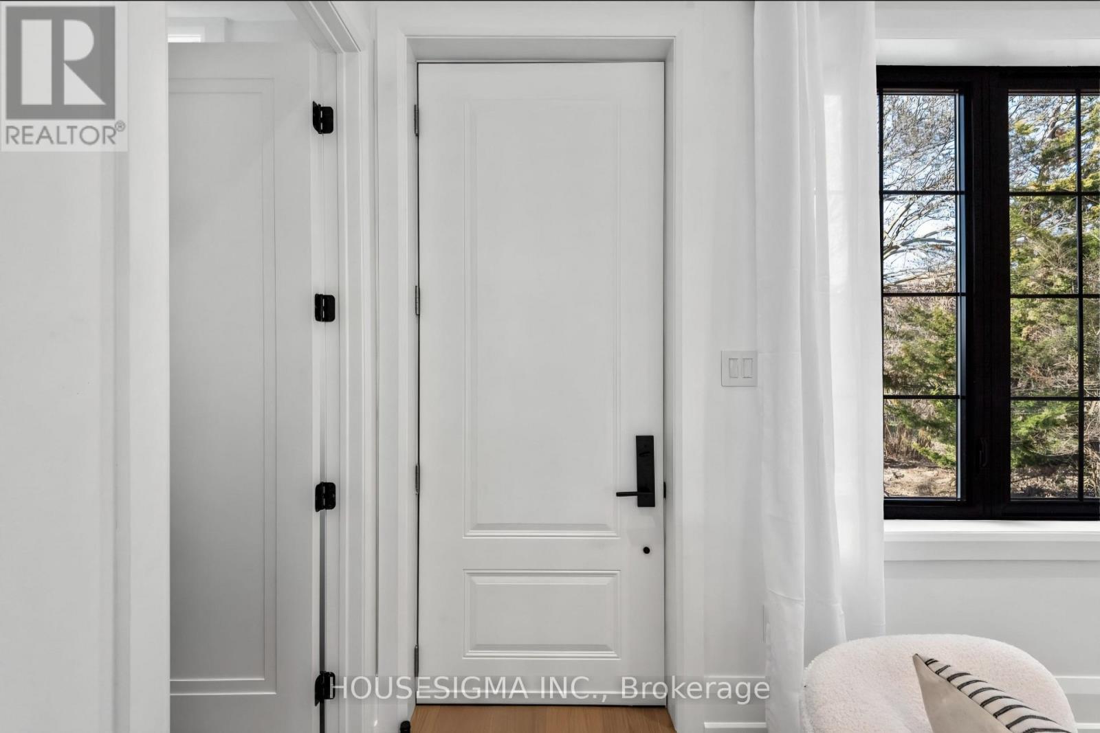 180 Glenwood Crescent, Toronto, Ontario  M4B 1K4 - Photo 22 - E12570218