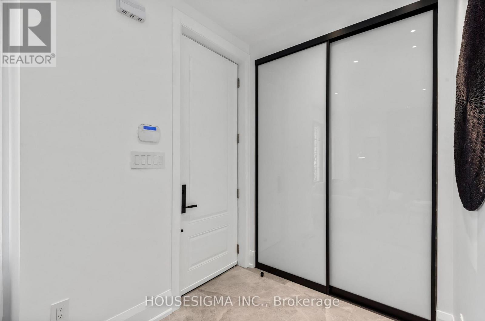 180 Glenwood Crescent, Toronto, Ontario  M4B 1K4 - Photo 6 - E12570218