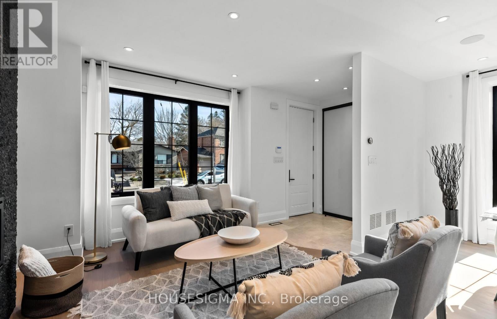 180 Glenwood Crescent, Toronto, Ontario  M4B 1K4 - Photo 8 - E12570218