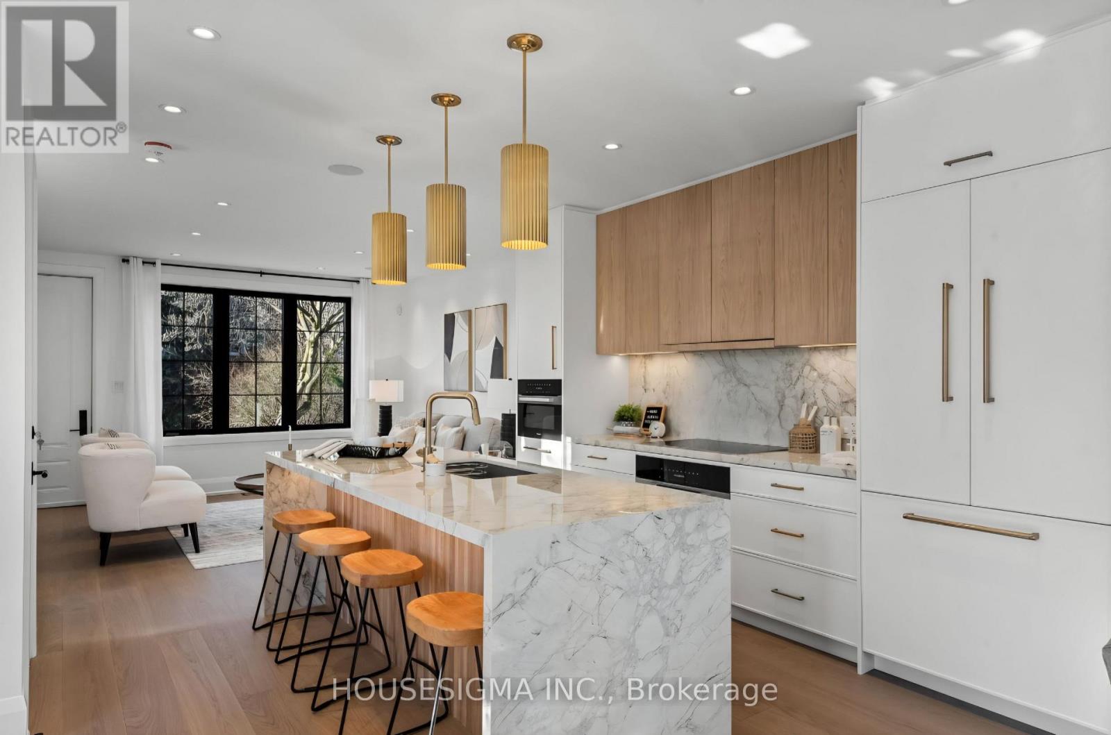 180 Glenwood Crescent, Toronto, Ontario  M4B 1K4 - Photo 9 - E12570218