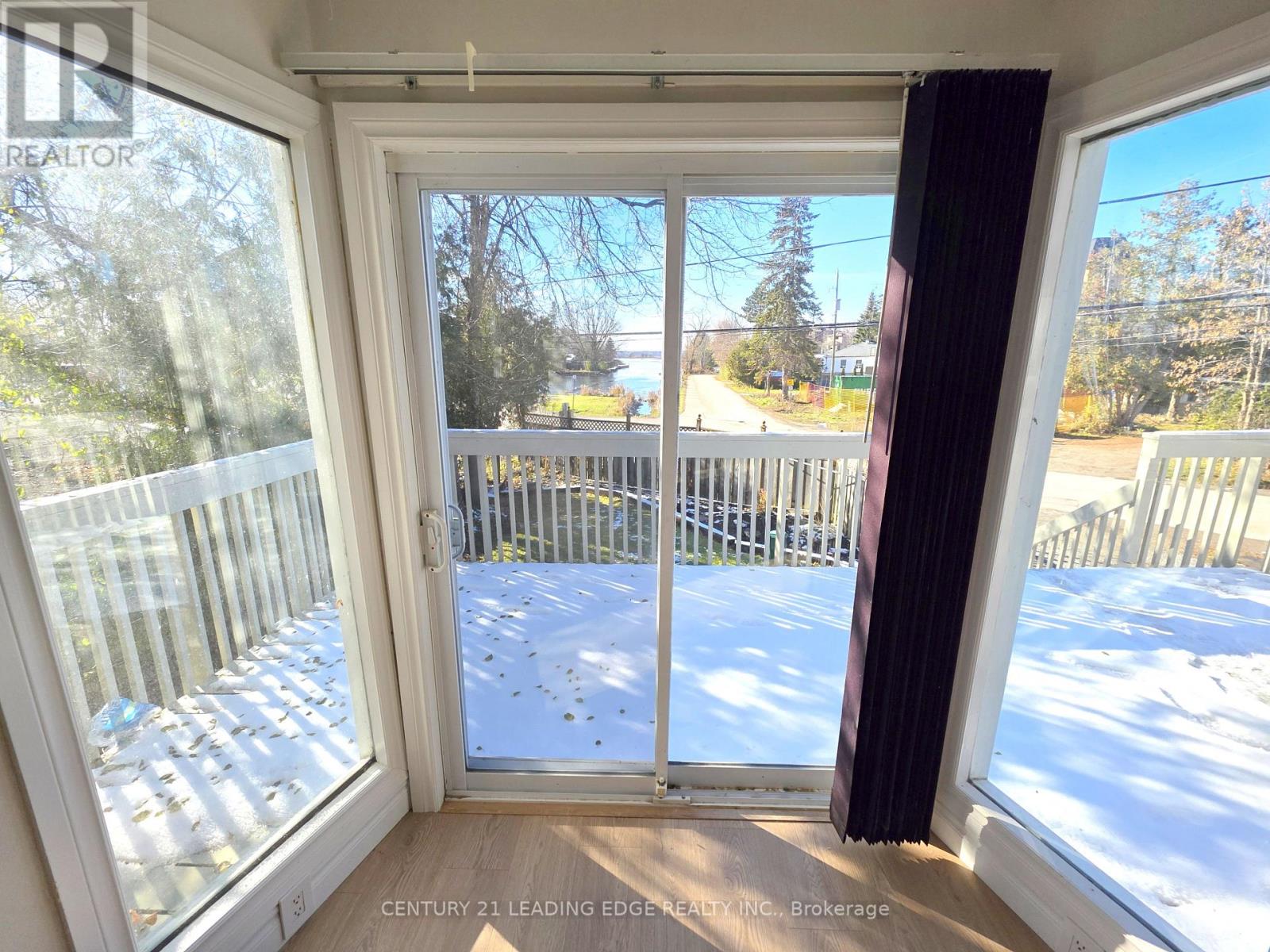 623 Lake Drive South, Georgina, Ontario  L4P 1T6 - Photo 12 - N12563060