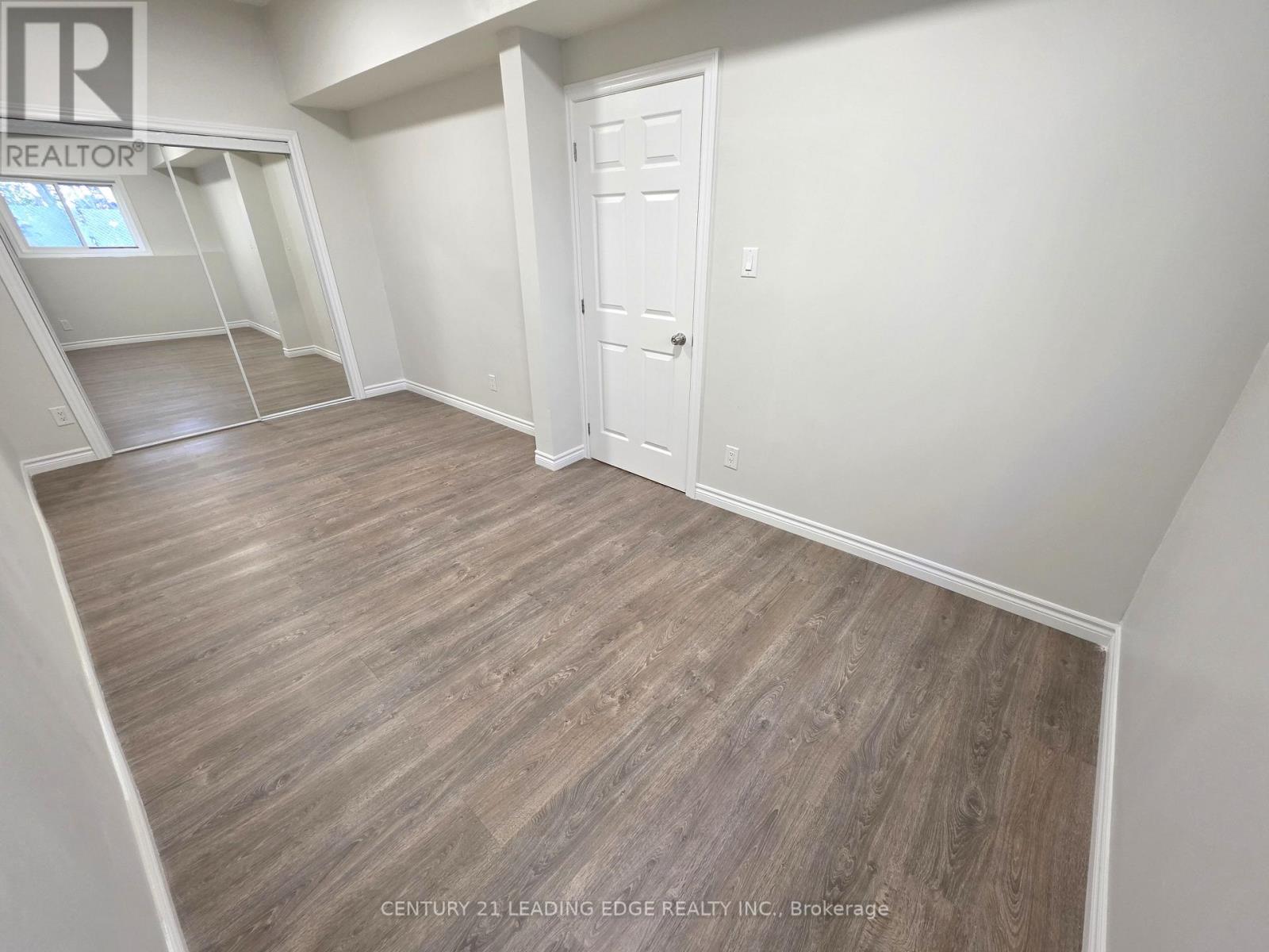 623 Lake Drive South, Georgina, Ontario  L4P 1T6 - Photo 29 - N12563060