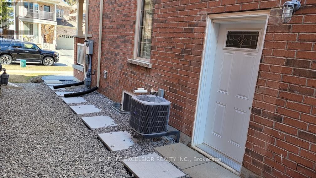 150 Maria Road, Markham, Ontario  L6E 0L9 - Photo 2 - N12570194