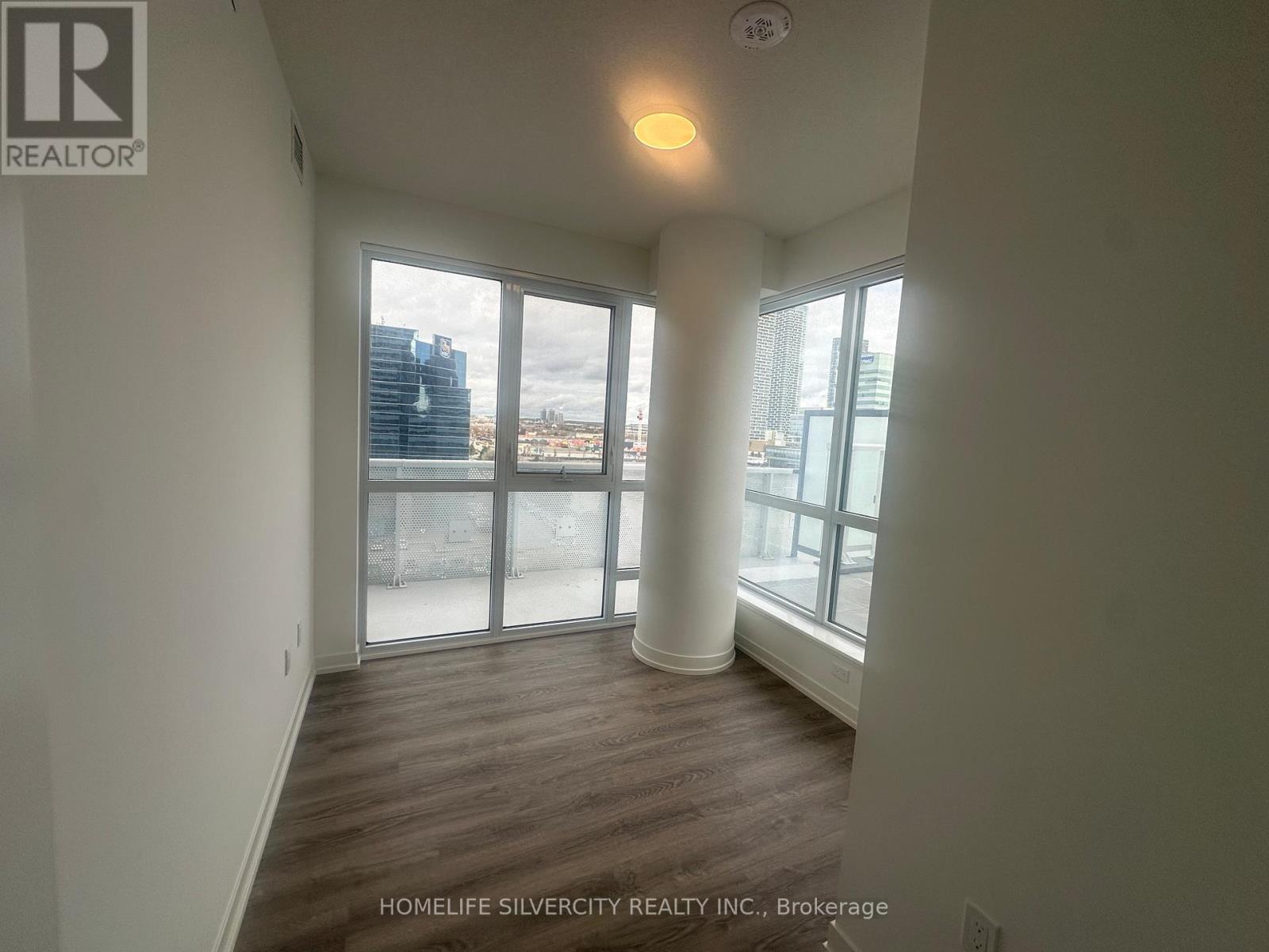 706 - 8 INTERCHANGE WAY, Vaughan, Ontario