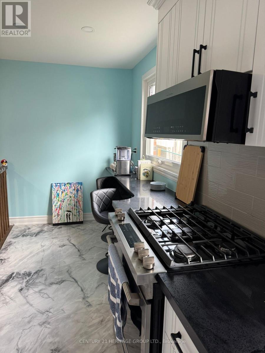 1036 Mississauga Valley Boulevard, Mississauga, Ontario  L5A 3J4 - Photo 5 - W12570182