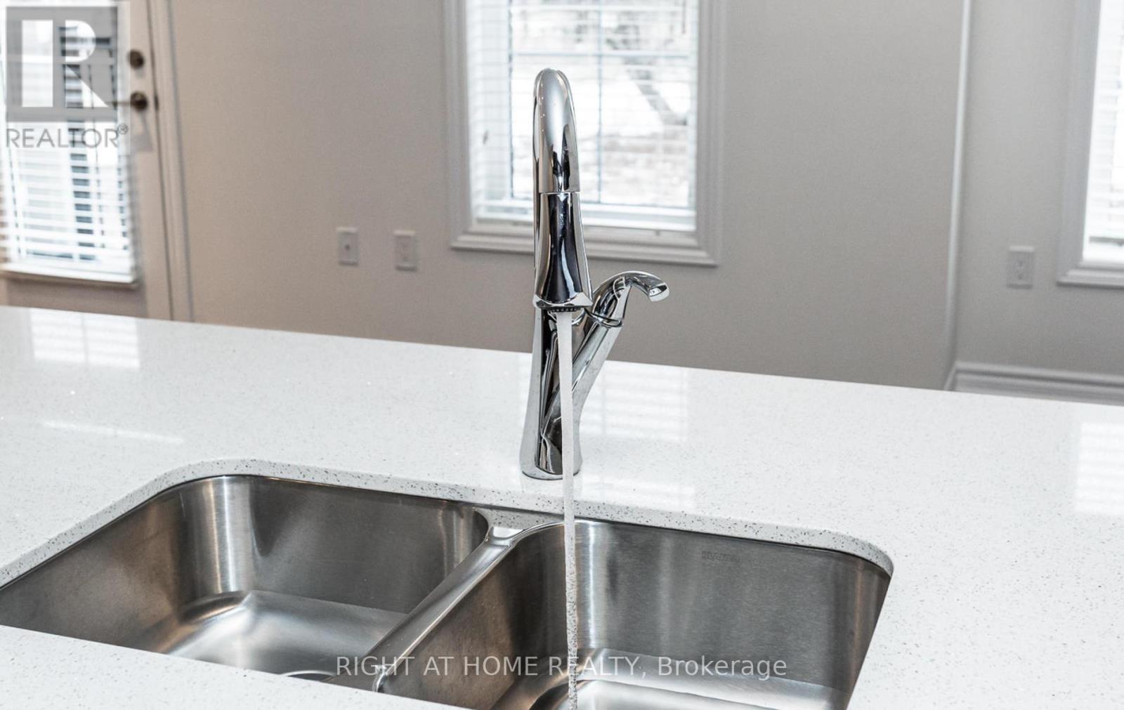 35 - 81 Armdale Road, Mississauga, Ontario  L4Z 0C7 - Photo 8 - W12570214