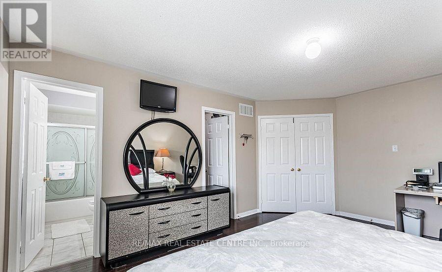 42 Livingston Road, Milton, Ontario  L9T 6B7 - Photo 14 - W12570226